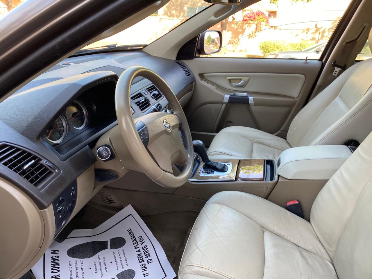 Volvo XC90 FWD 4dr I6 2011