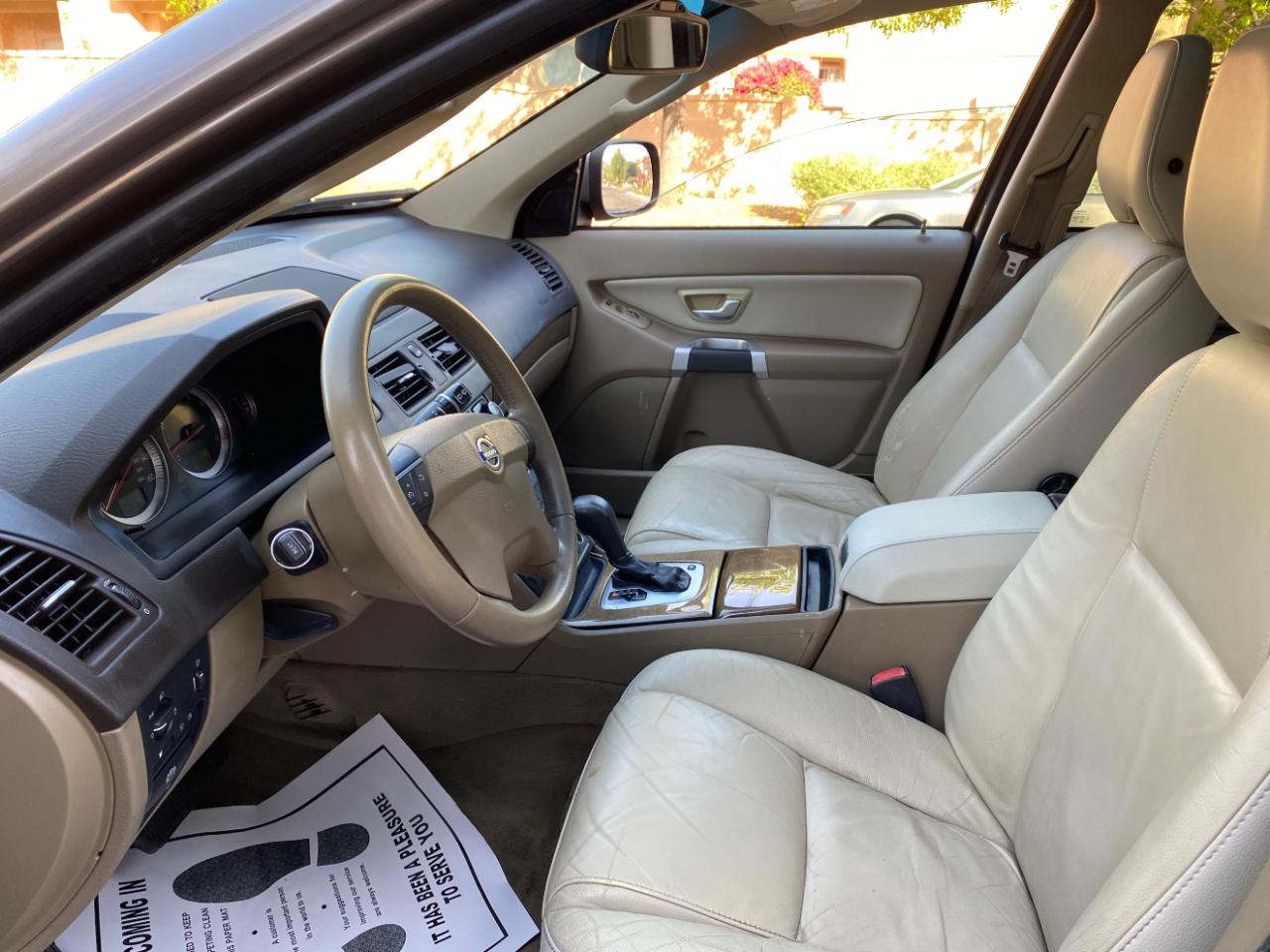 Volvo XC90 FWD 4dr I6 2011