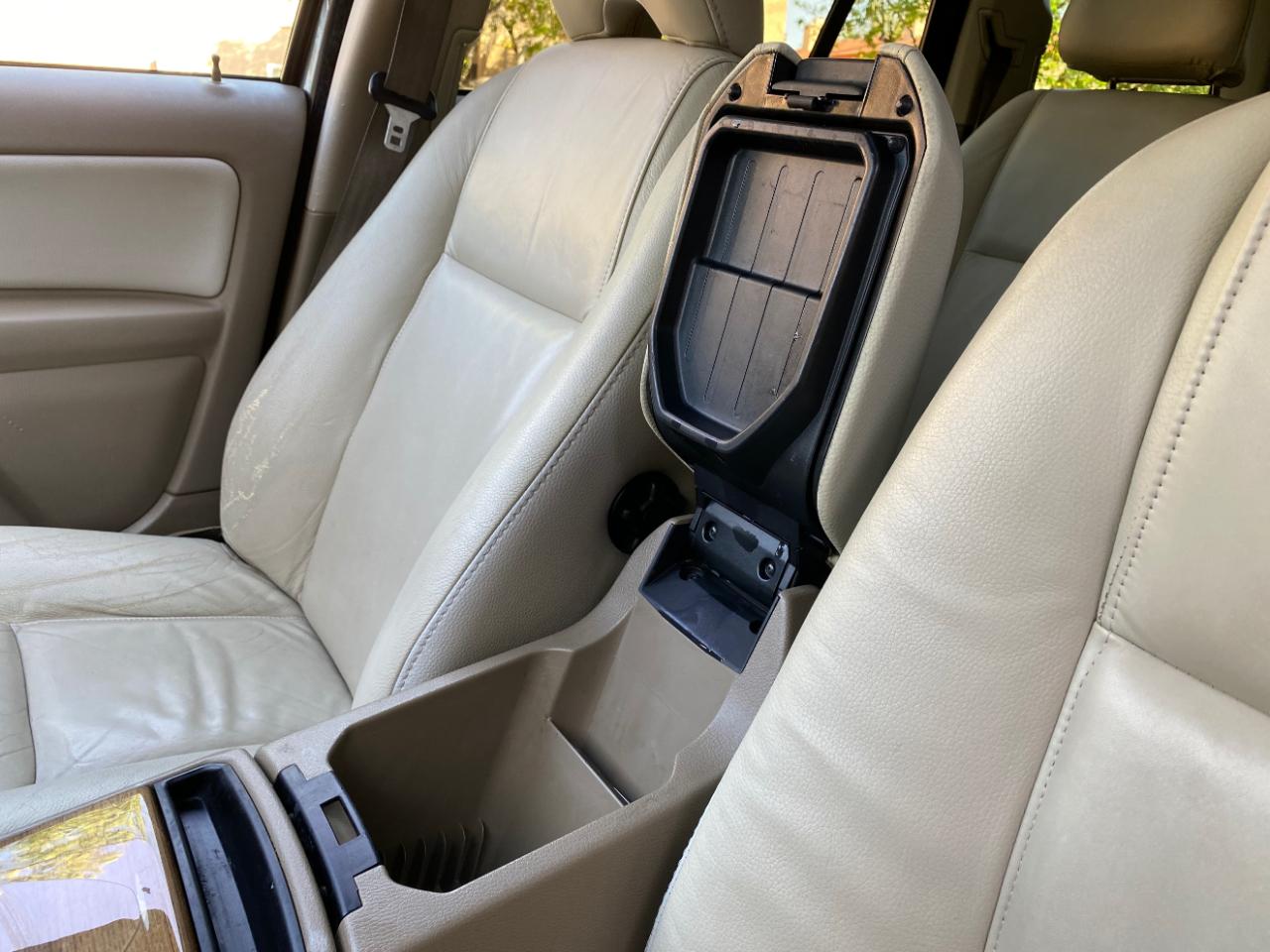 Volvo XC90 FWD 4dr I6 2011