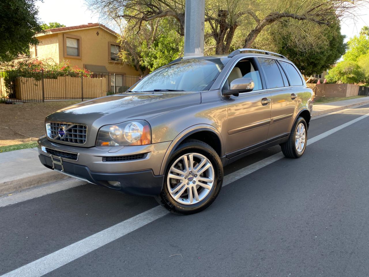 Volvo XC90 FWD 4dr I6 2011