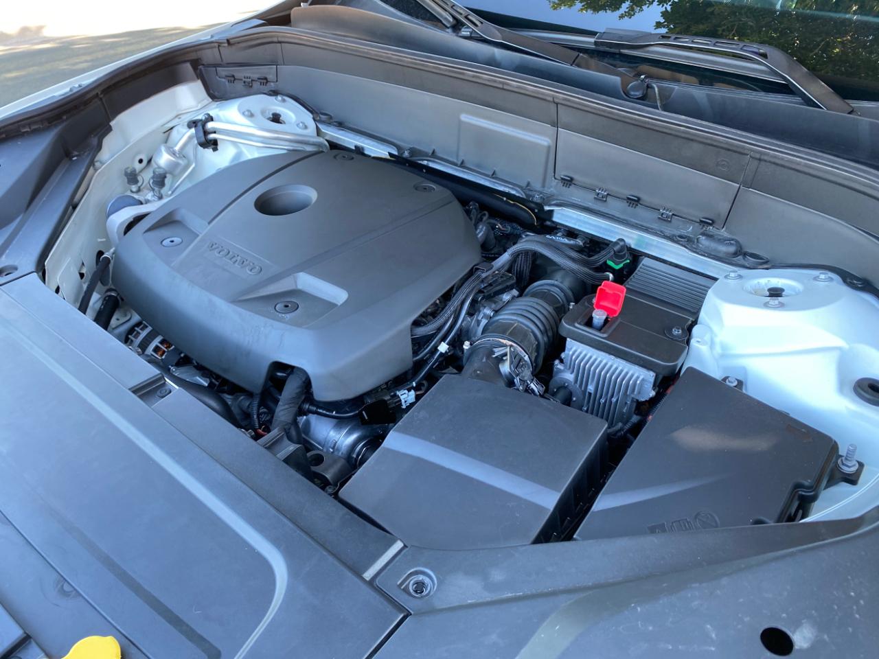 Volvo XC90 T6 AWD Momentum 6 Passenger 2020