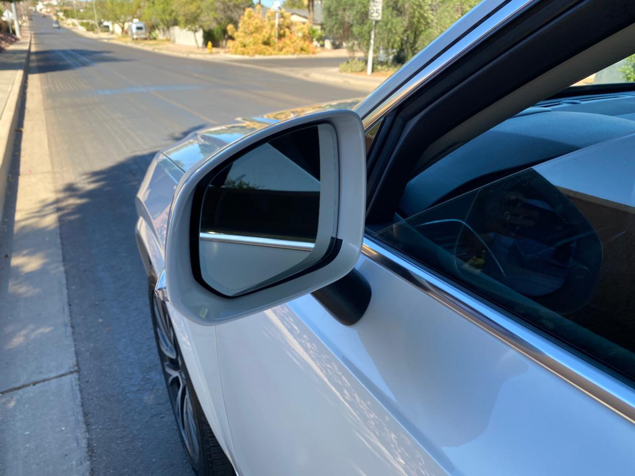 Volvo XC90 T6 AWD Momentum 6 Passenger 2020