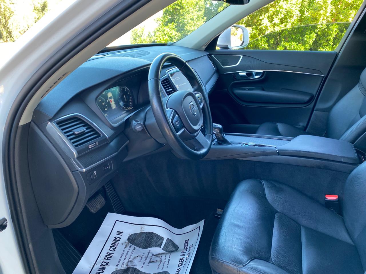 Volvo XC90 T6 AWD Momentum 6 Passenger 2020