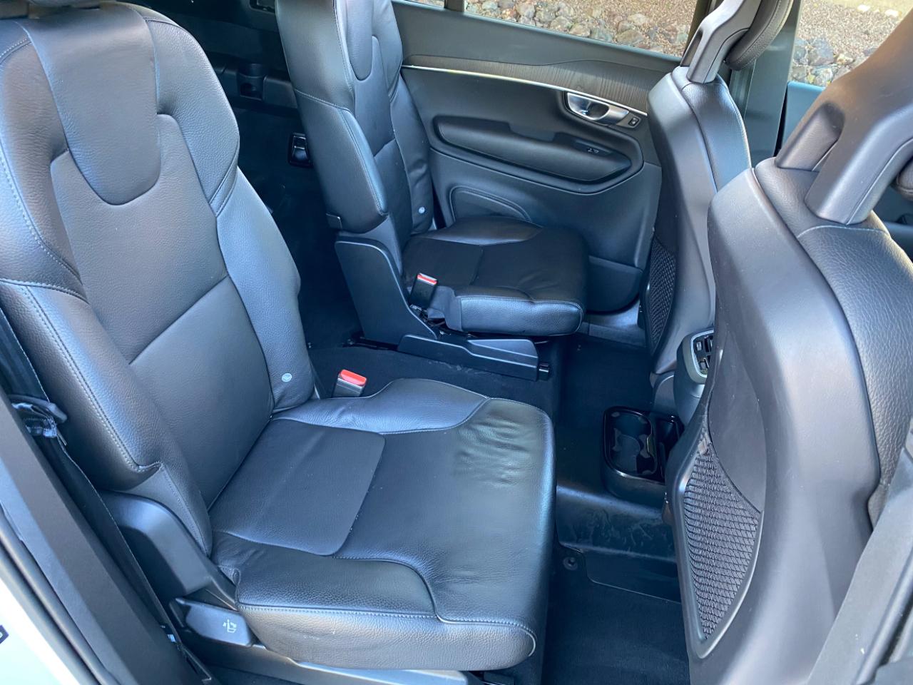 Volvo XC90 T6 AWD Momentum 6 Passenger 2020