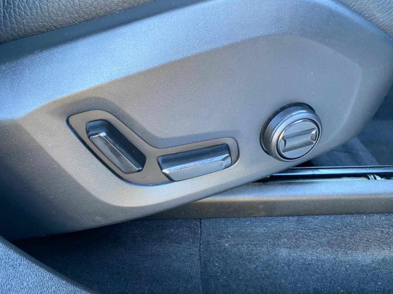 Volvo XC90 T6 AWD Momentum 6 Passenger 2020