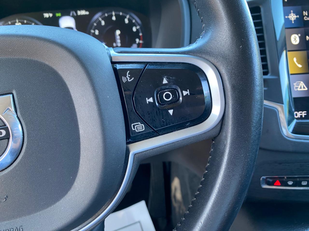 Volvo XC90 T6 AWD Momentum 6 Passenger 2020