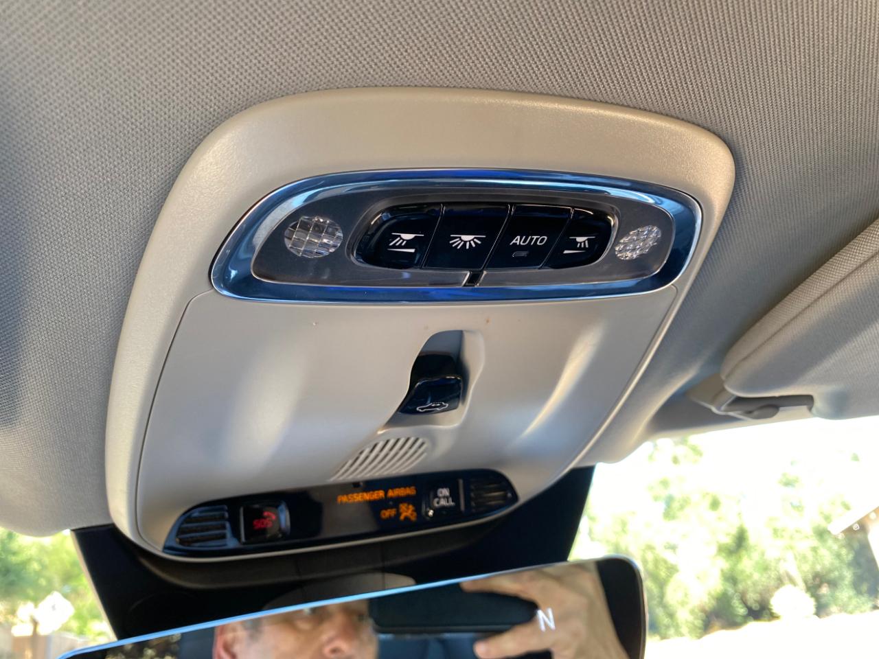 Volvo XC90 T6 AWD Momentum 6 Passenger 2020