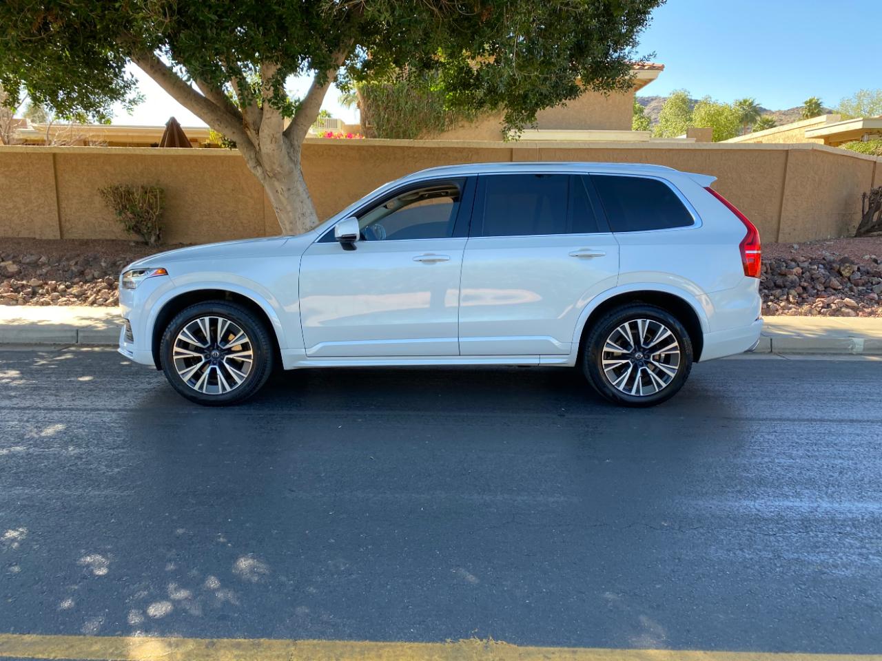 Volvo XC90 T6 AWD Momentum 6 Passenger 2020