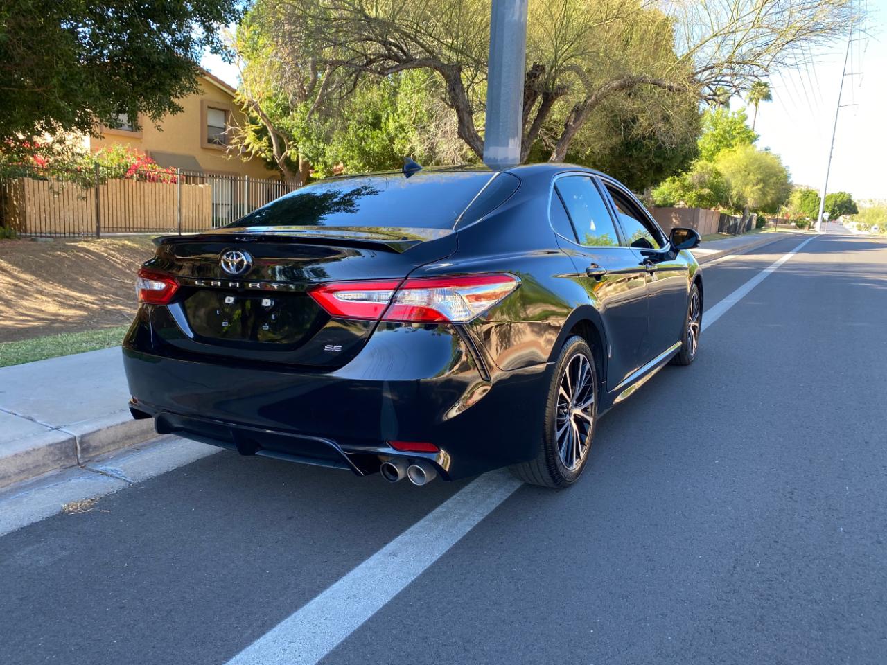 Toyota Camry SE Auto (Natl) 2020