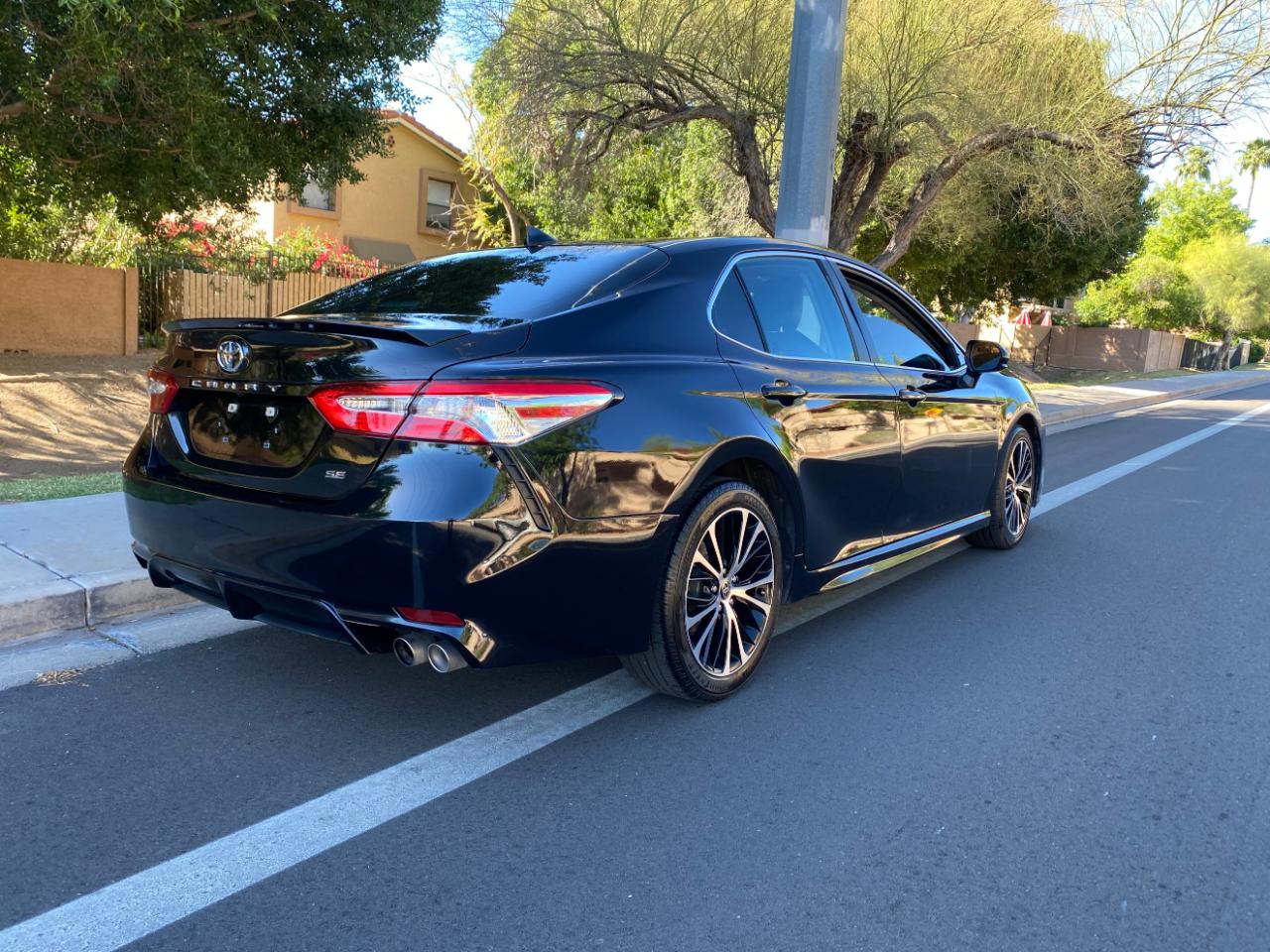Toyota Camry SE Auto (Natl) 2020