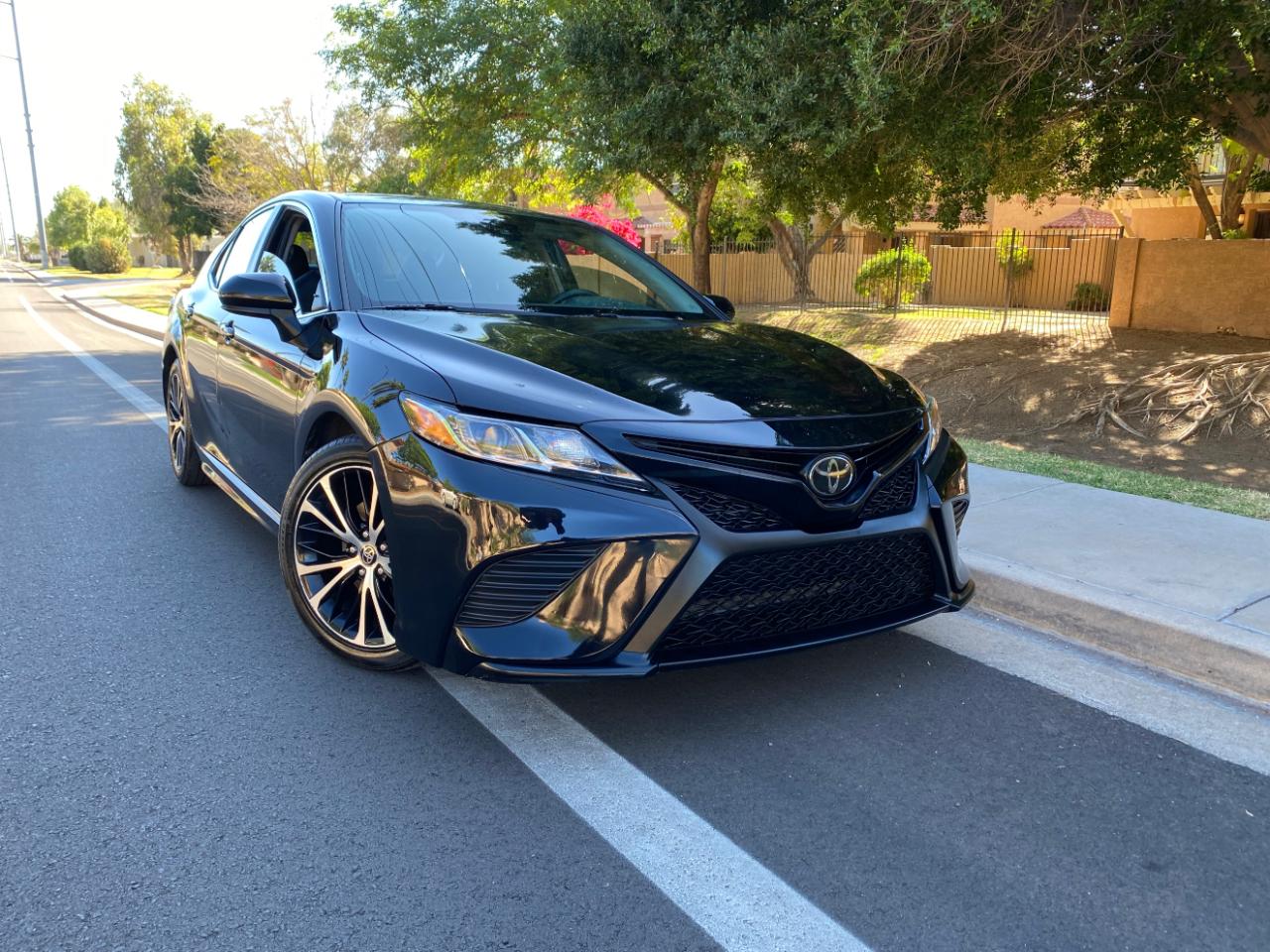 Toyota Camry SE Auto (Natl) 2020