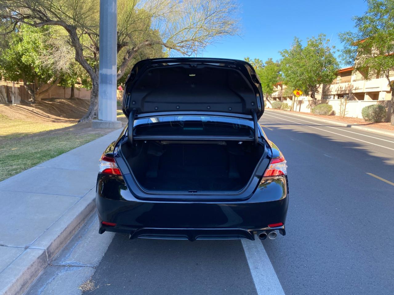 Toyota Camry SE Auto (Natl) 2020