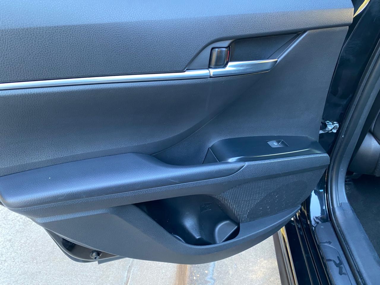 Toyota Camry SE Auto (Natl) 2020