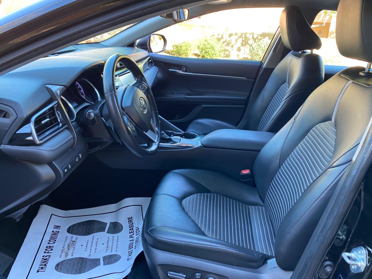 Toyota Camry SE Auto (Natl) 2020