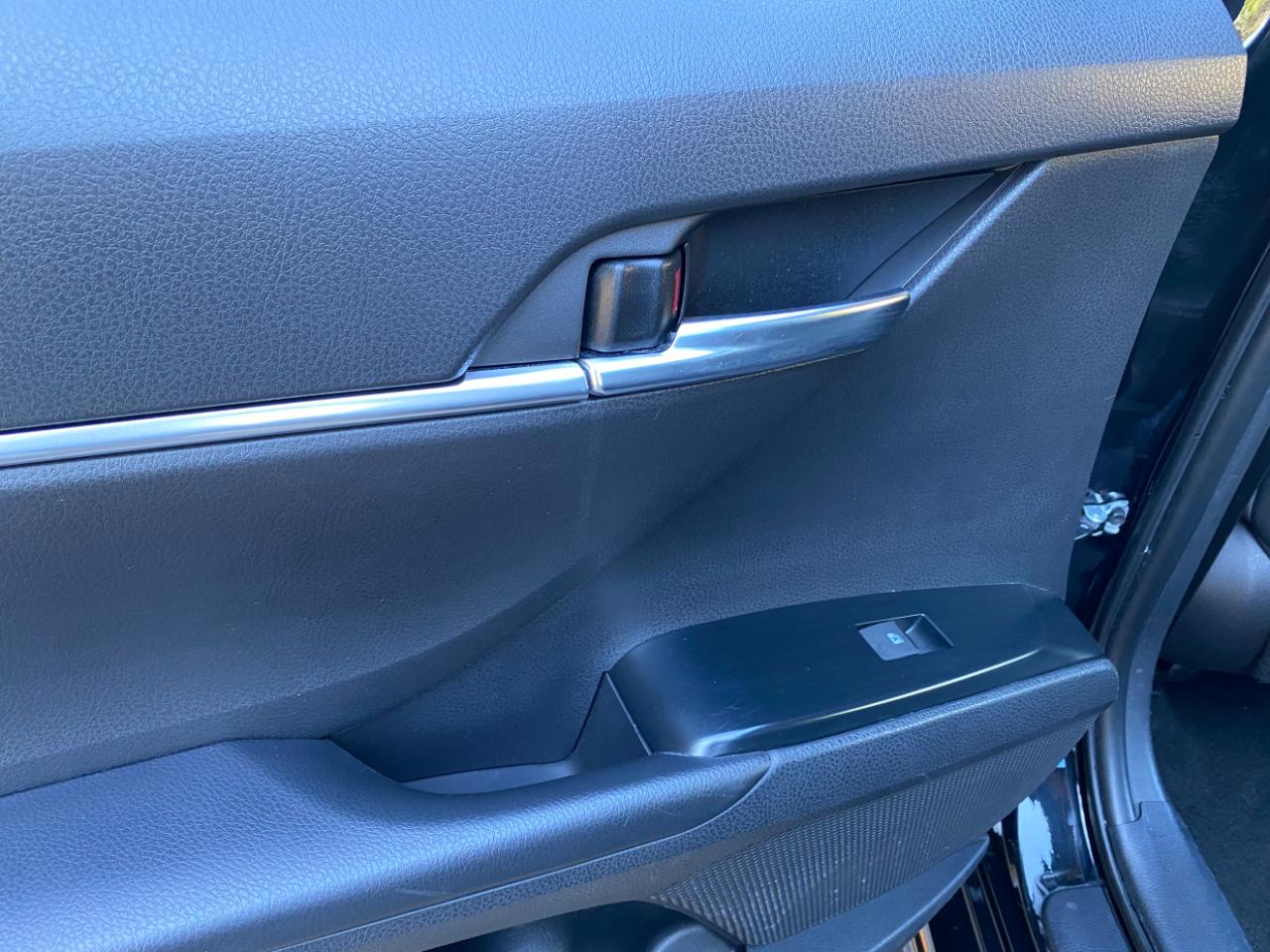 Toyota Camry SE Auto (Natl) 2020