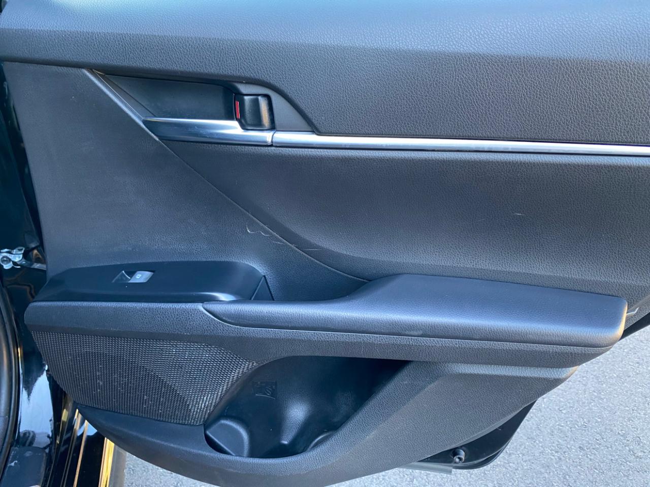 Toyota Camry SE Auto (Natl) 2020