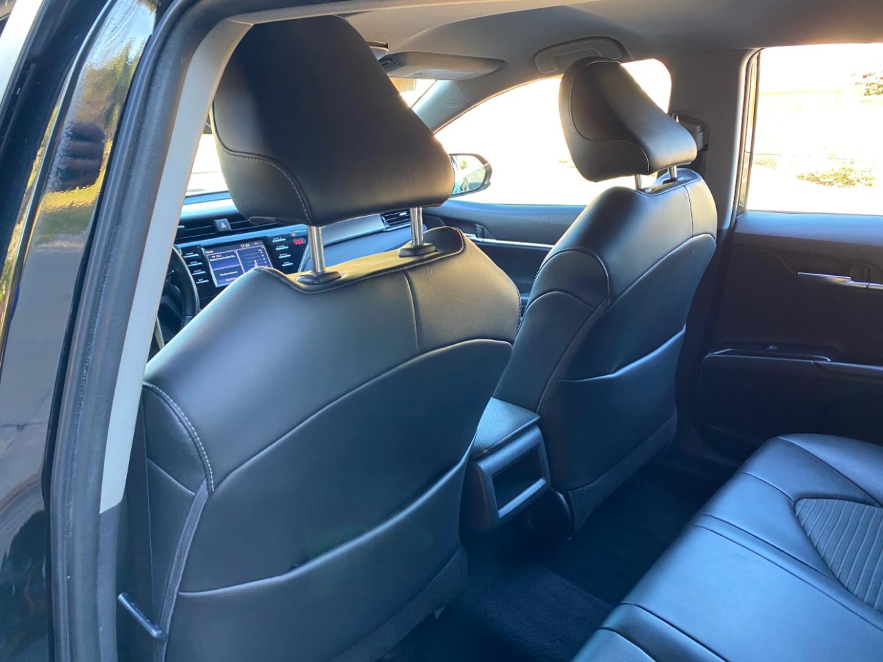 Toyota Camry SE Auto (Natl) 2020