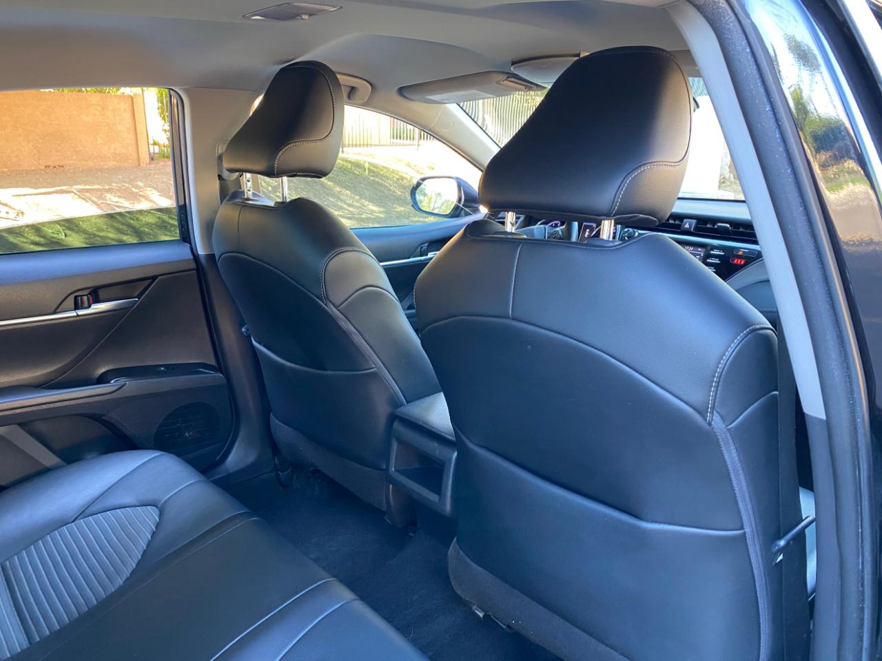 Toyota Camry SE Auto (Natl) 2020