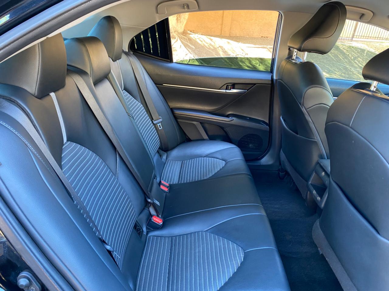 Toyota Camry SE Auto (Natl) 2020