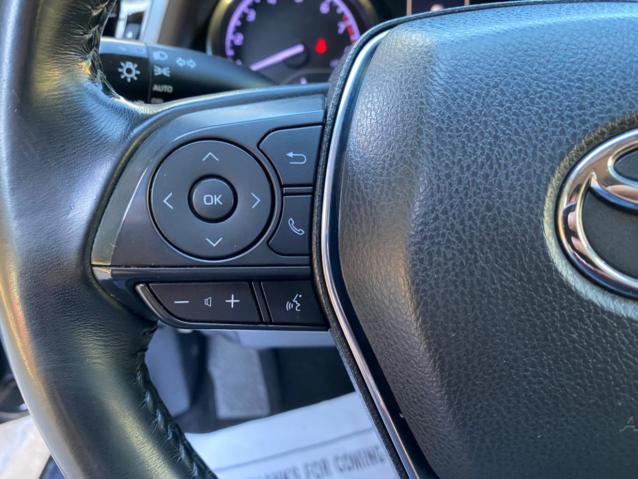 Toyota Camry SE Auto (Natl) 2020