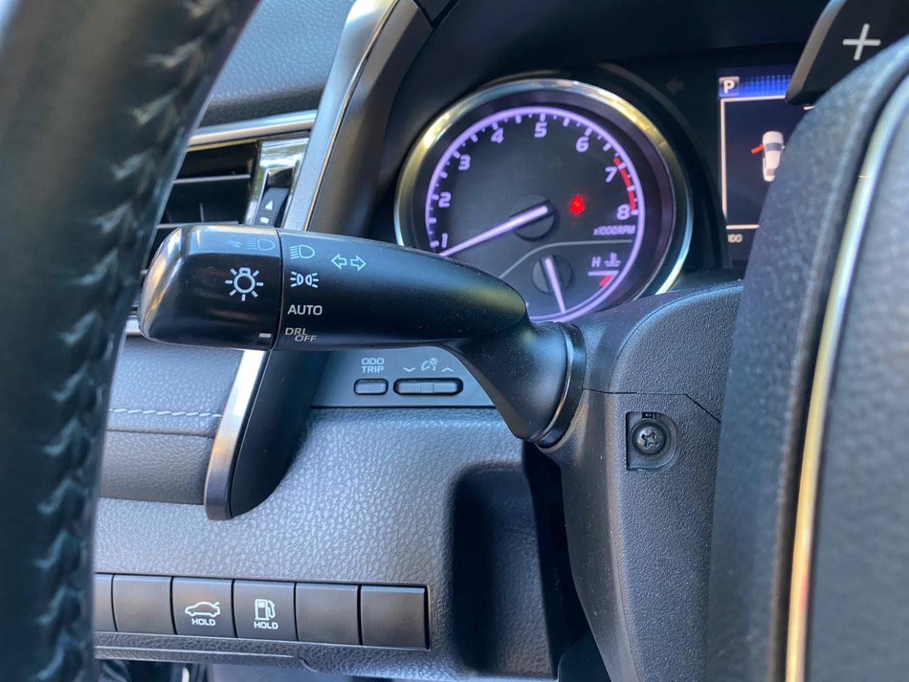 Toyota Camry SE Auto (Natl) 2020