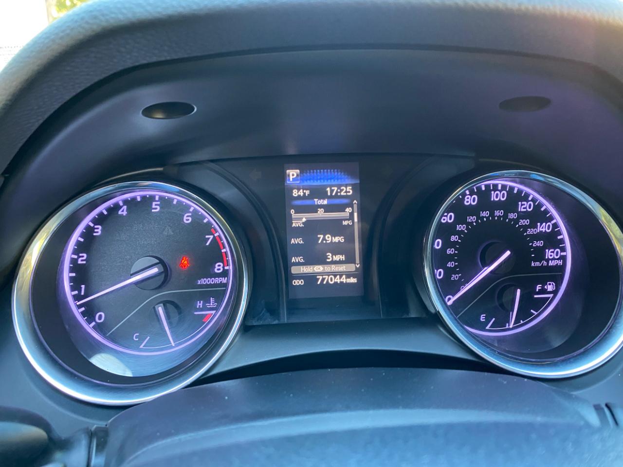 Toyota Camry SE Auto (Natl) 2020