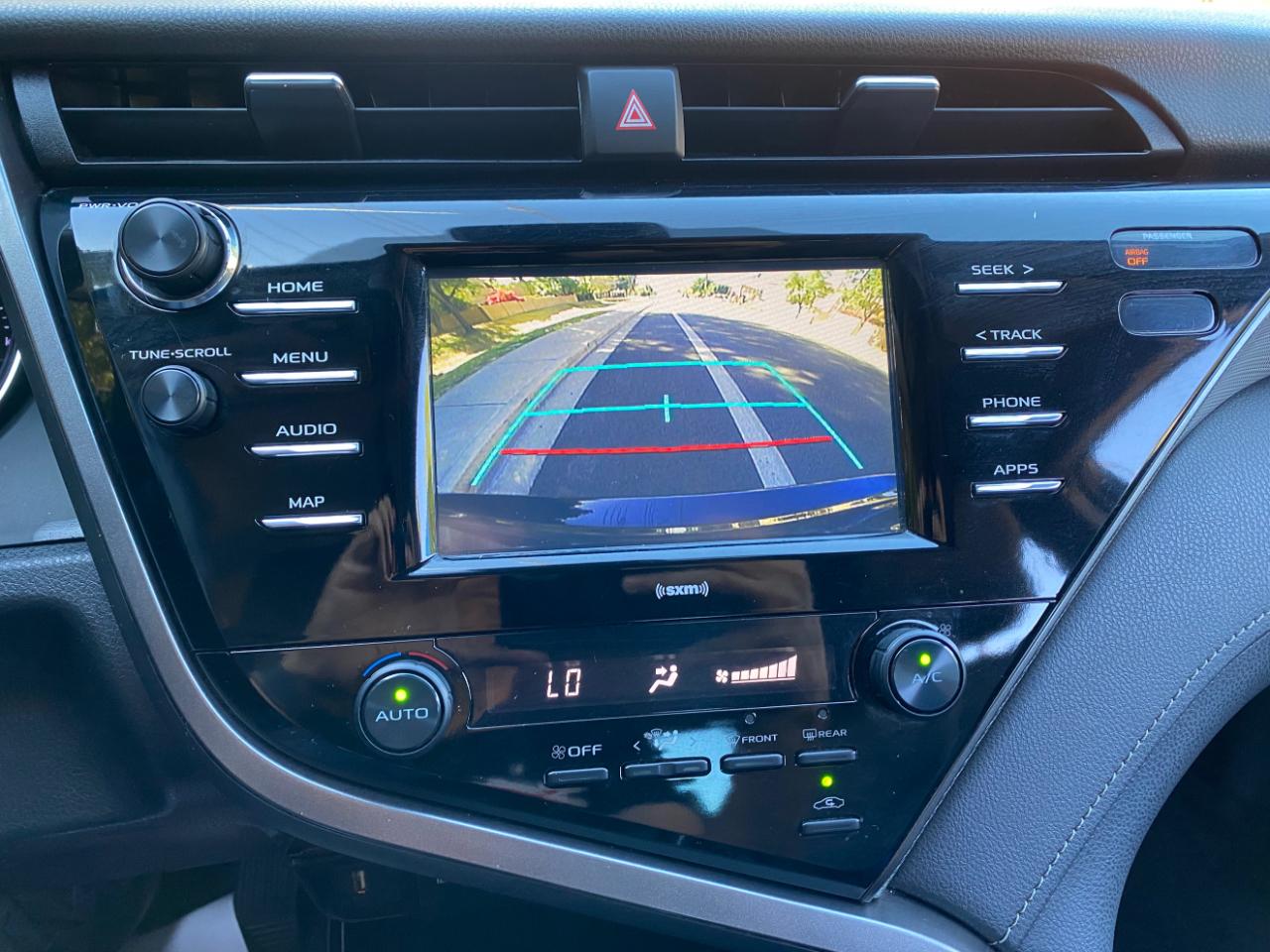 Toyota Camry SE Auto (Natl) 2020