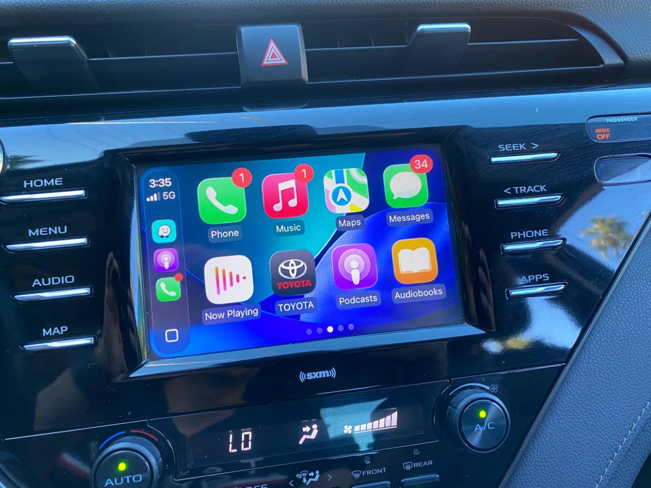 Toyota Camry SE Auto (Natl) 2020