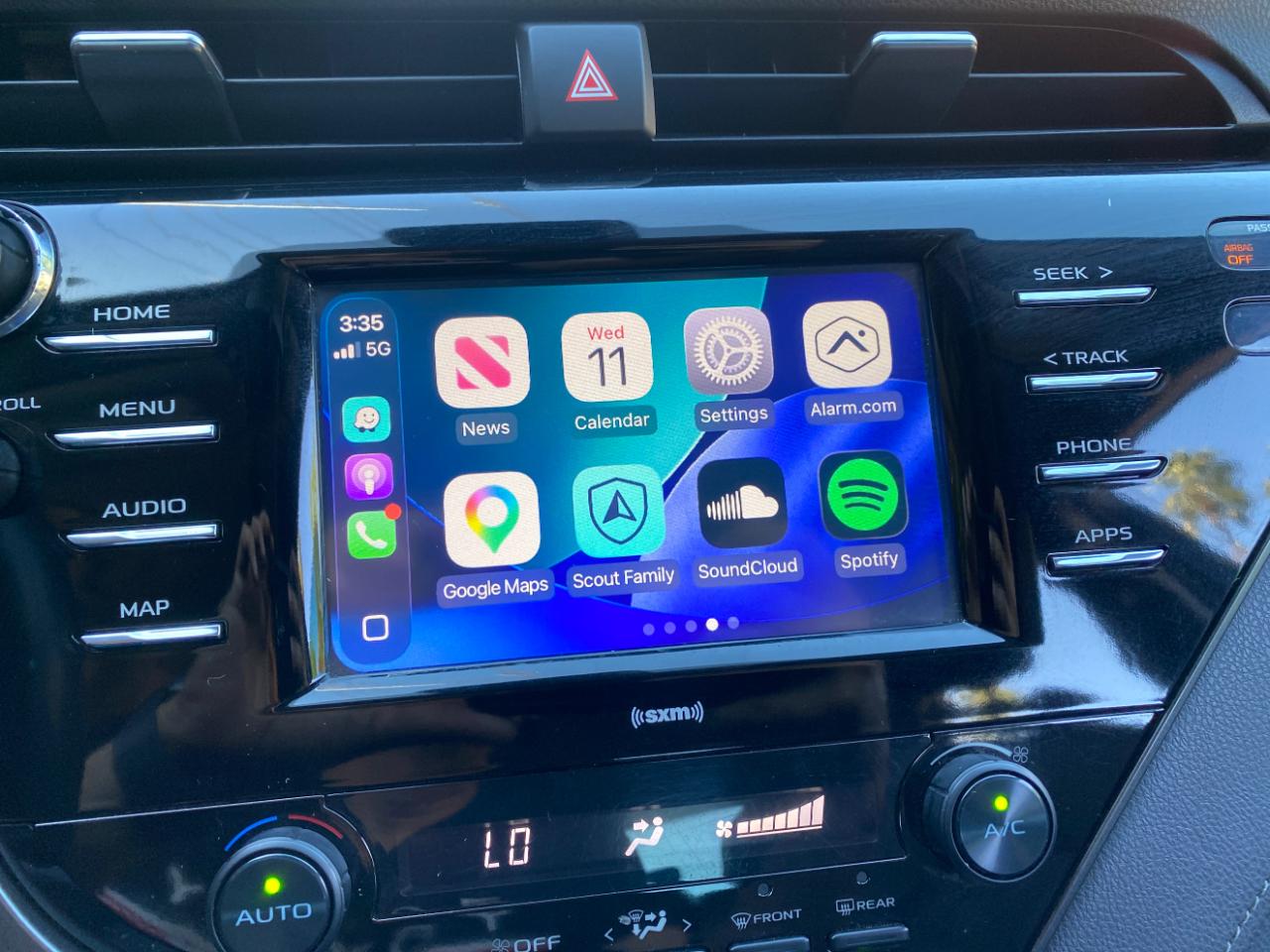 Toyota Camry SE Auto (Natl) 2020