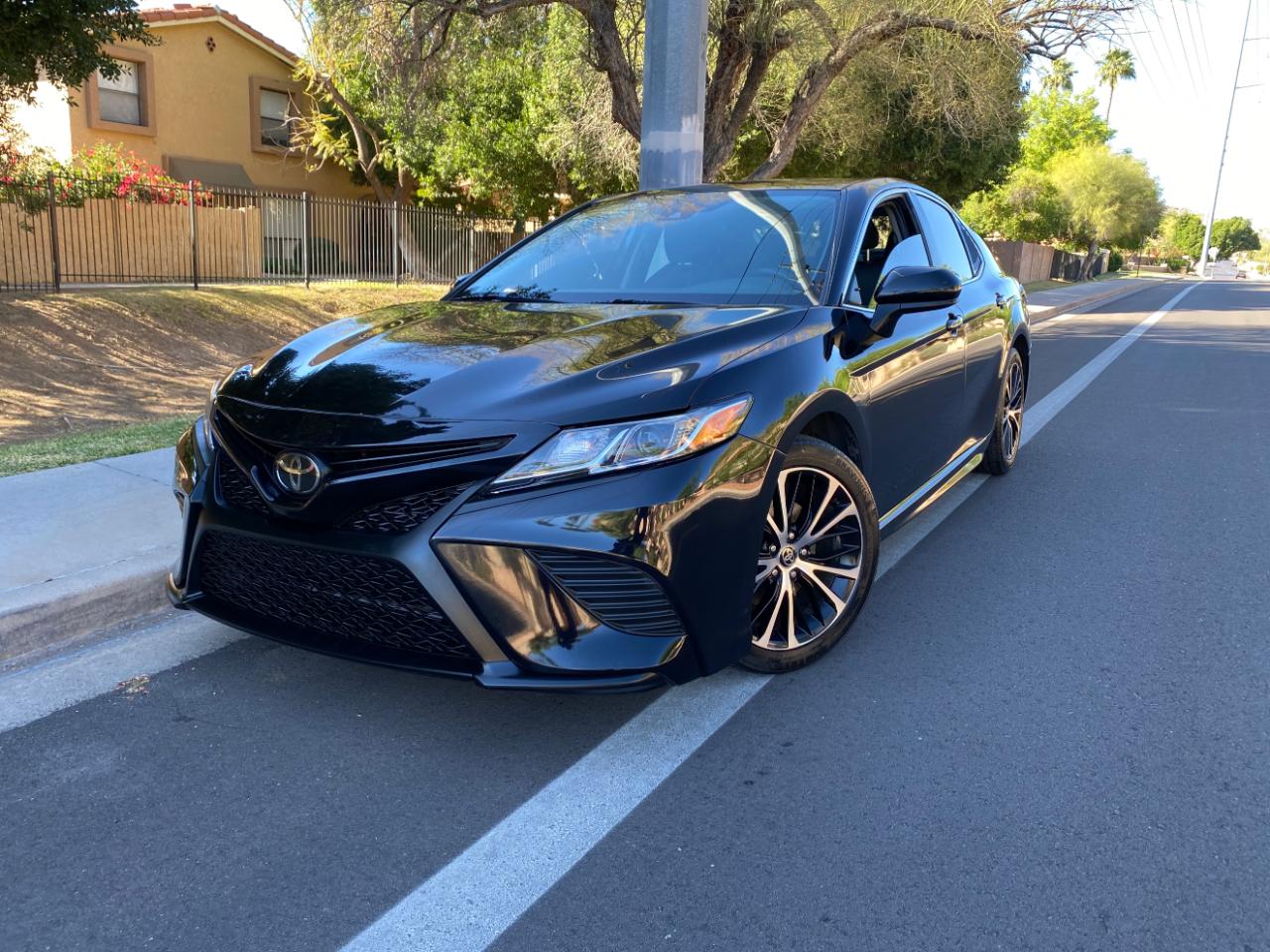 Toyota Camry SE Auto (Natl) 2020