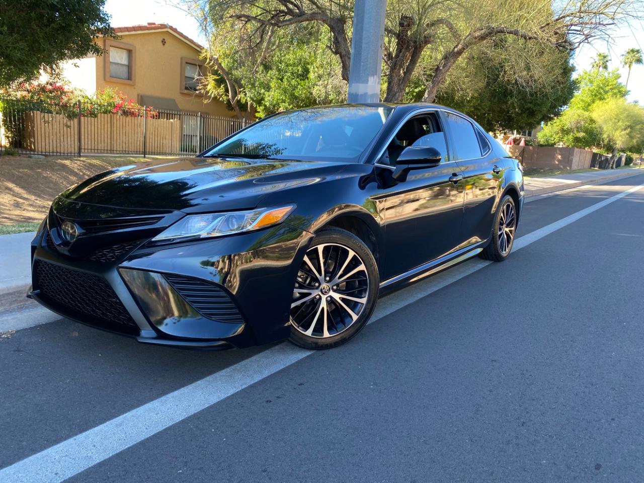 Toyota Camry SE Auto (Natl) 2020