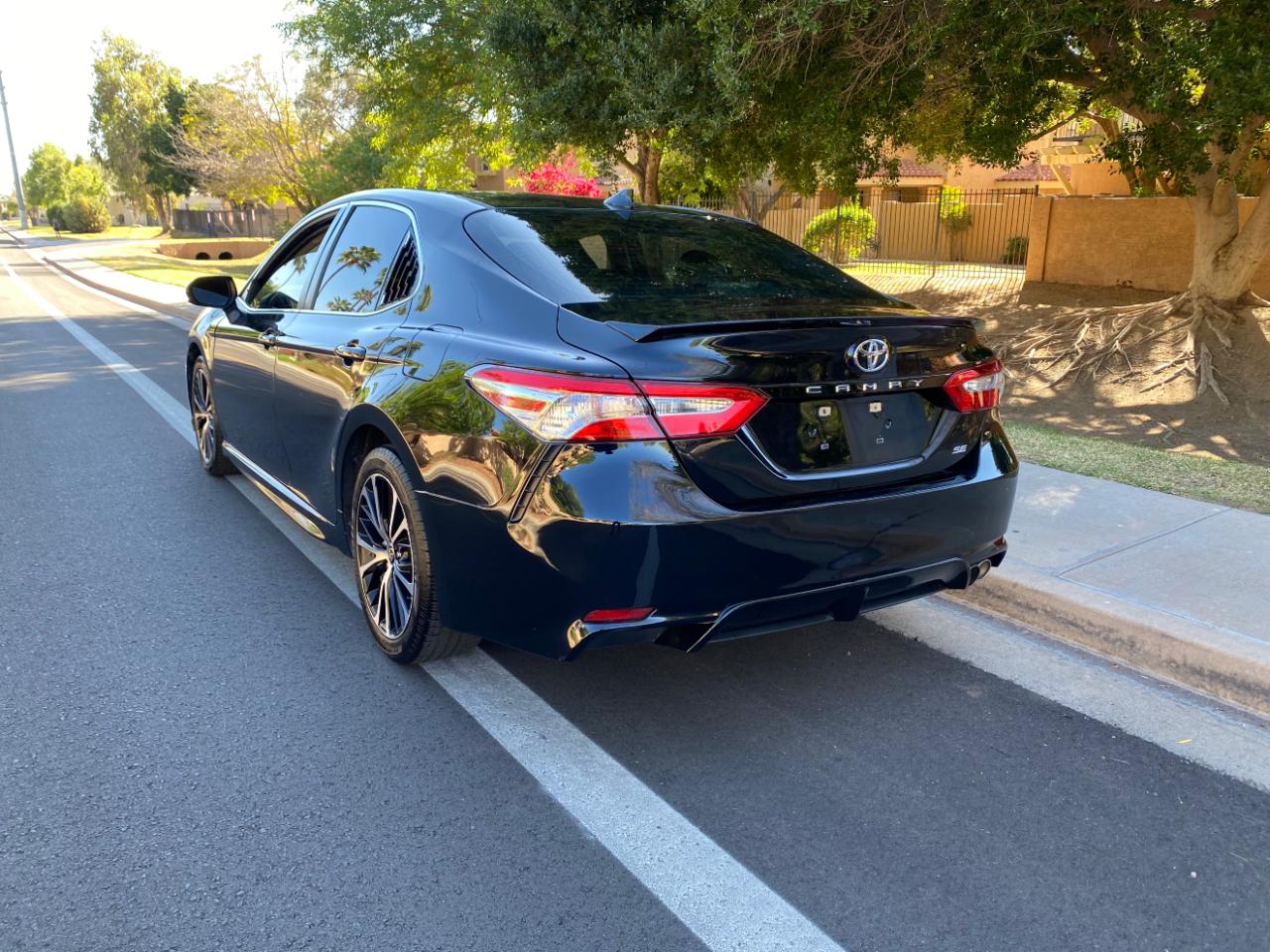 Toyota Camry SE Auto (Natl) 2020