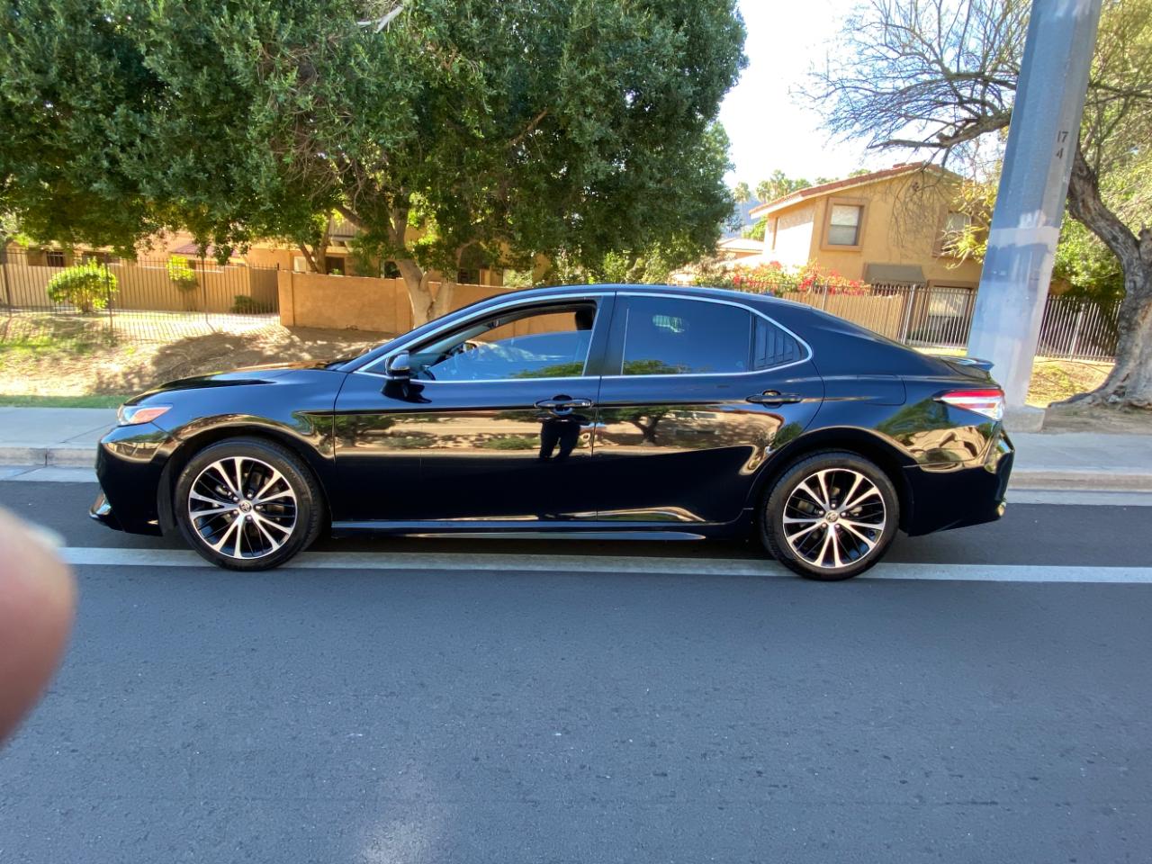 Toyota Camry SE Auto (Natl) 2020