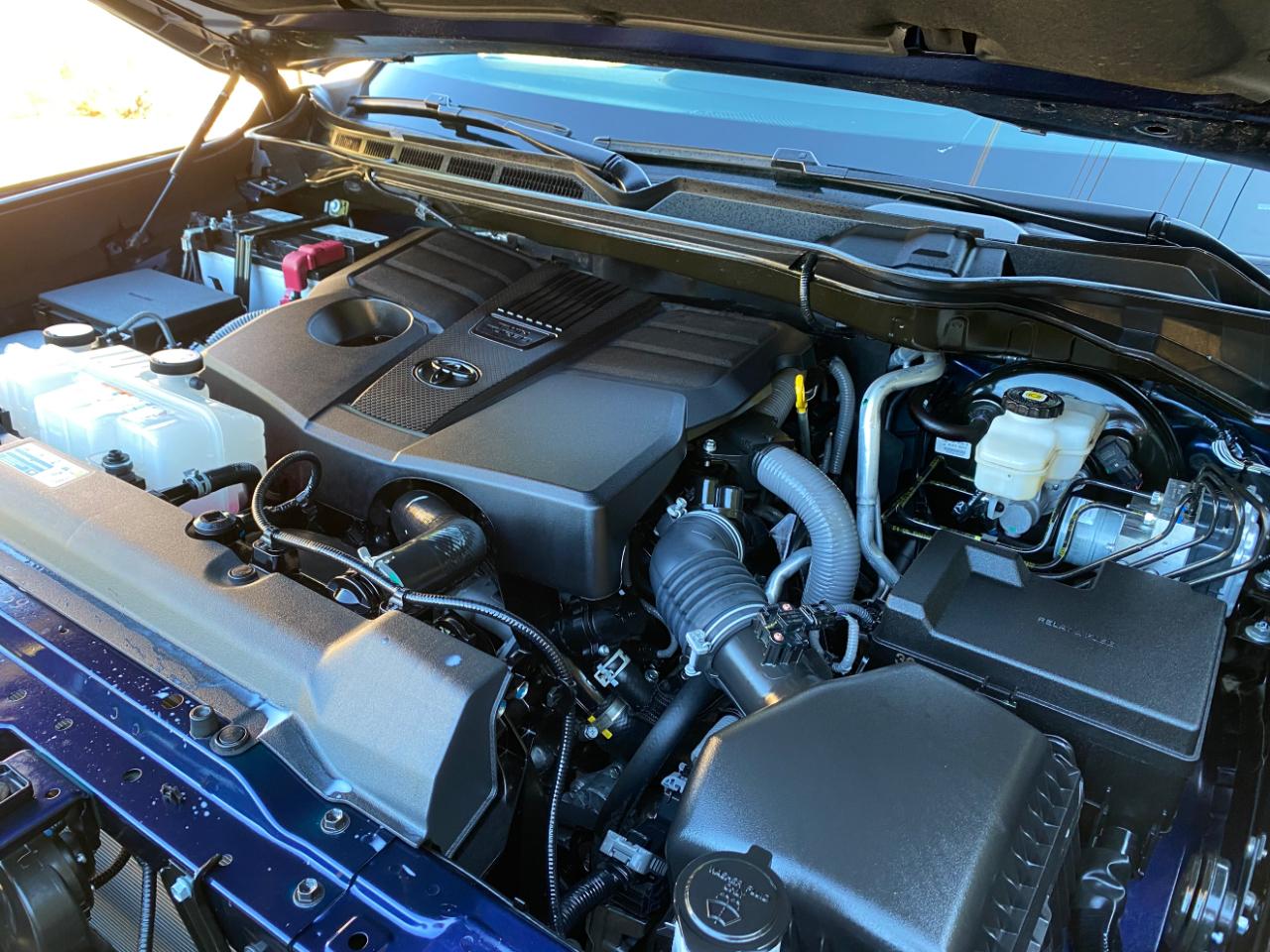 Toyota Tundra 4WD SR5 CrewMax 5.5' Bed (Natl) 2024