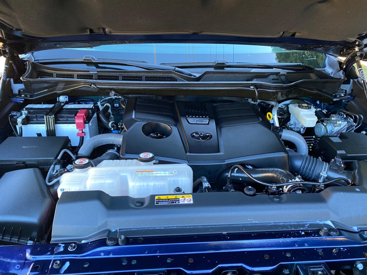 Toyota Tundra 4WD SR5 CrewMax 5.5' Bed (Natl) 2024