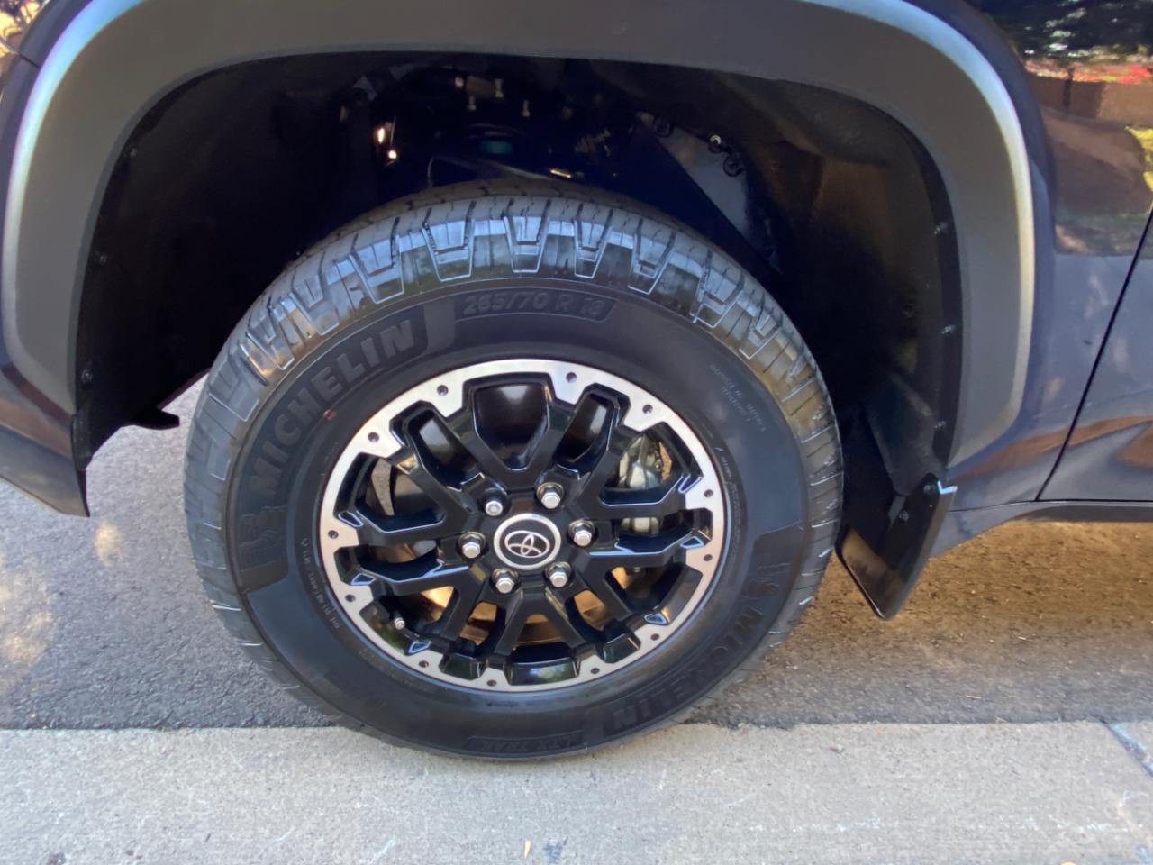 Toyota Tundra 4WD SR5 CrewMax 5.5' Bed (Natl) 2024