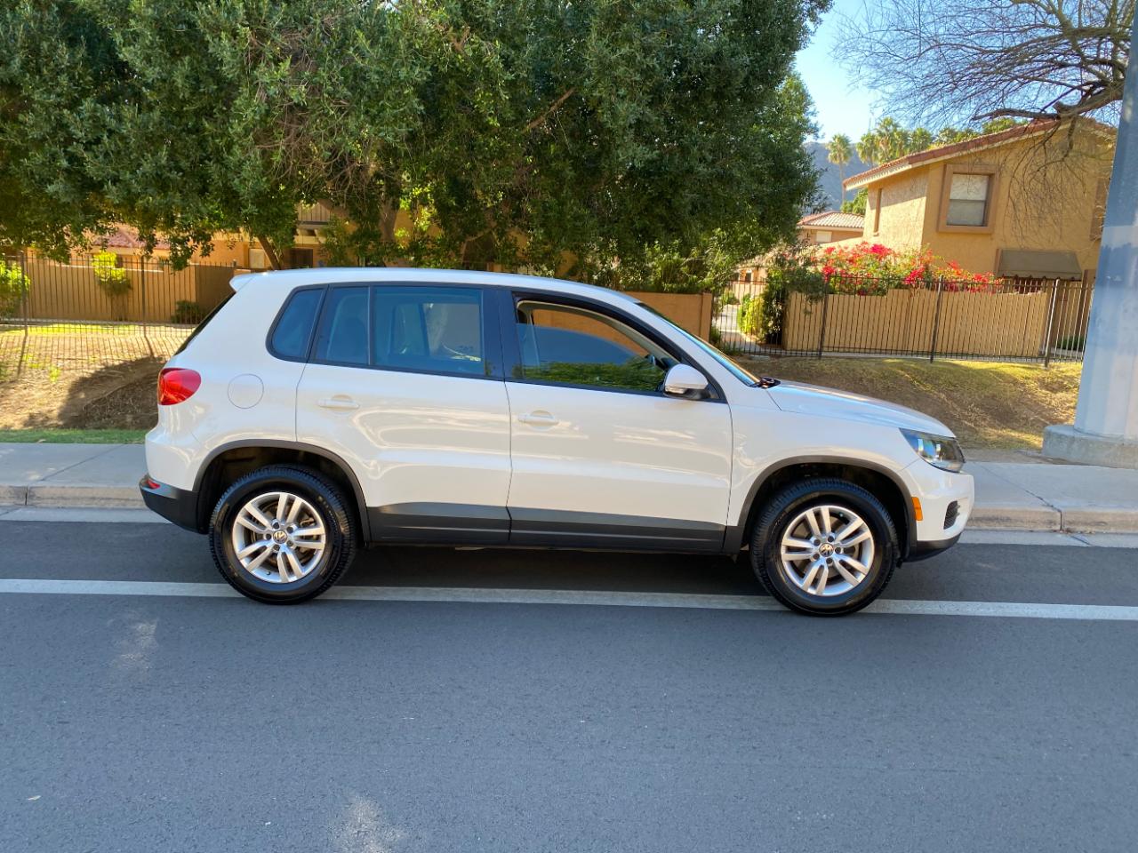 Volkswagen Tiguan 2WD 4dr Auto S 2012