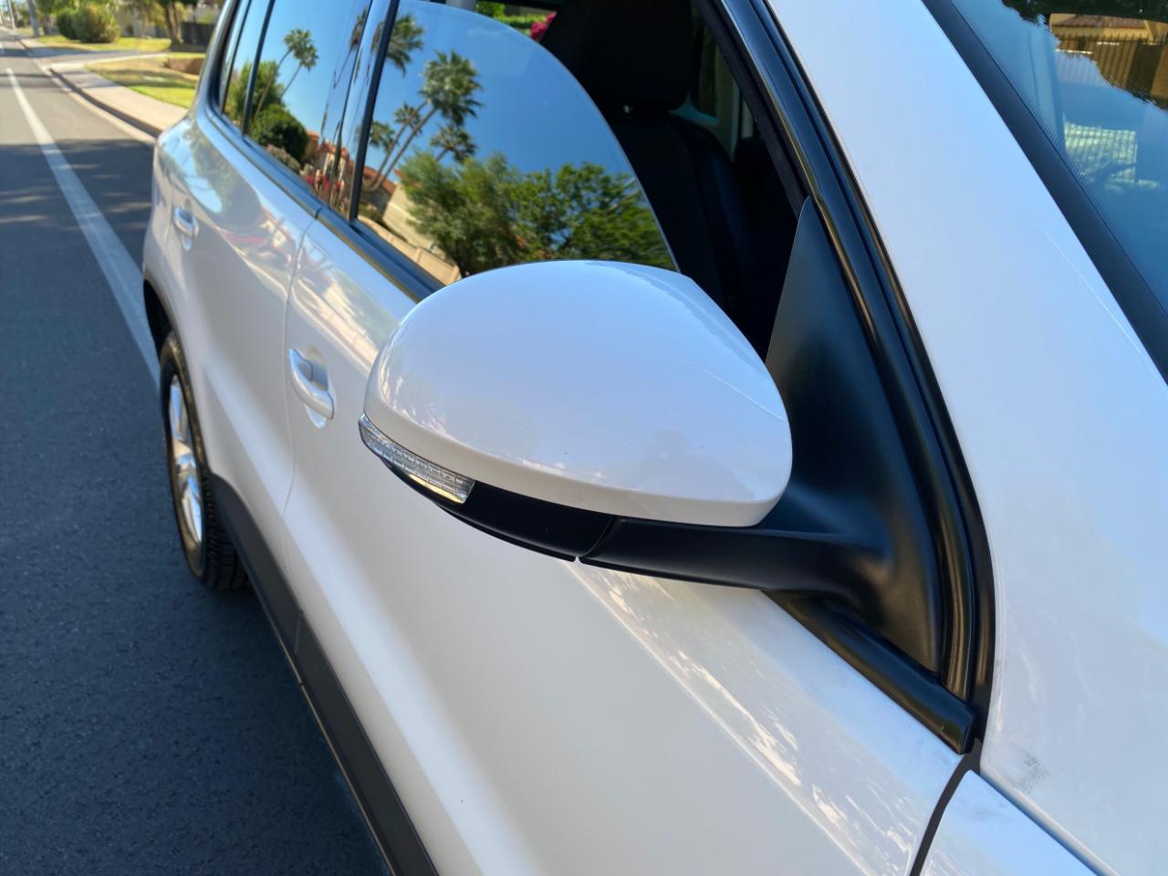 Volkswagen Tiguan 2WD 4dr Auto S 2012