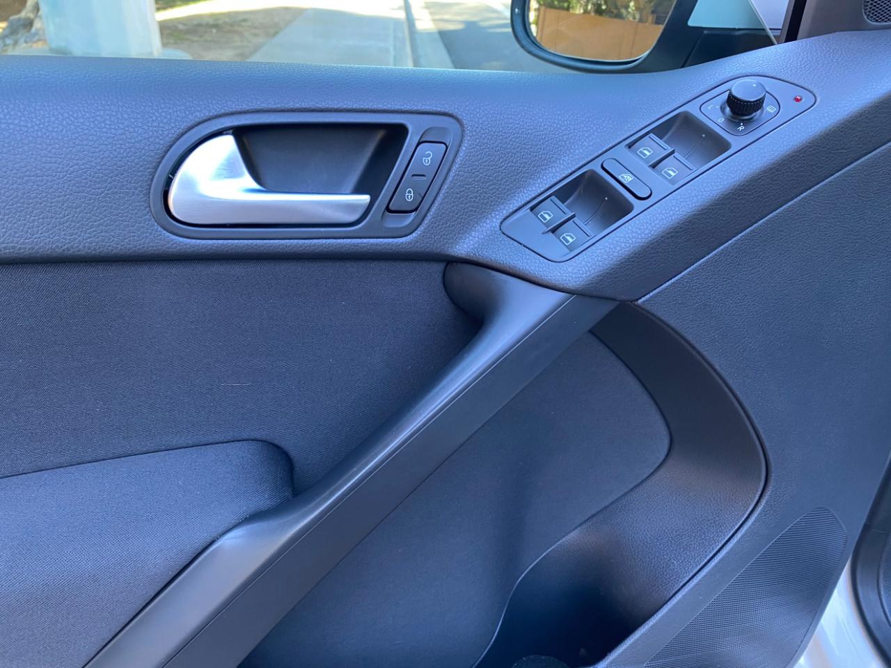 Volkswagen Tiguan 2WD 4dr Auto S 2012