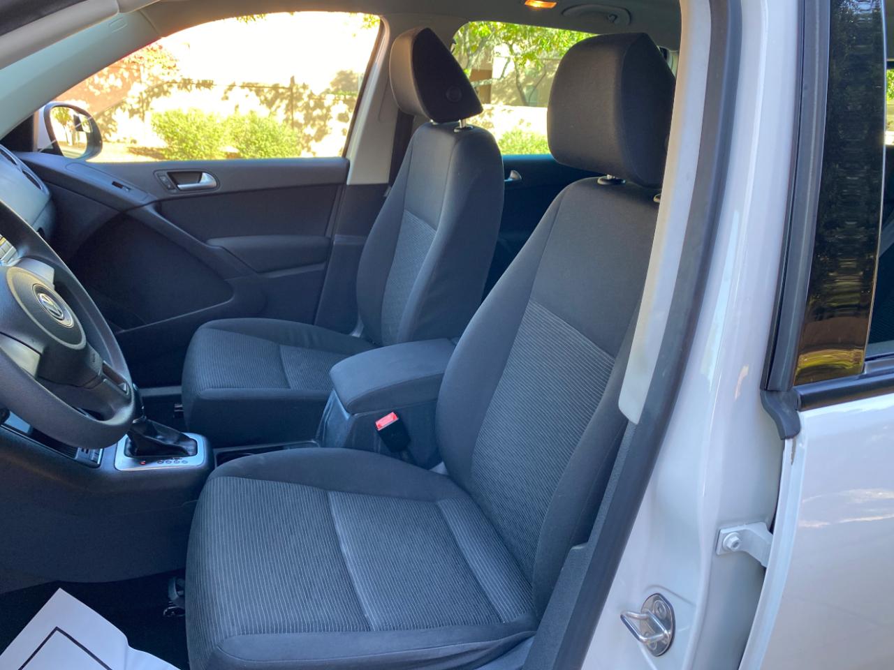 Volkswagen Tiguan 2WD 4dr Auto S 2012