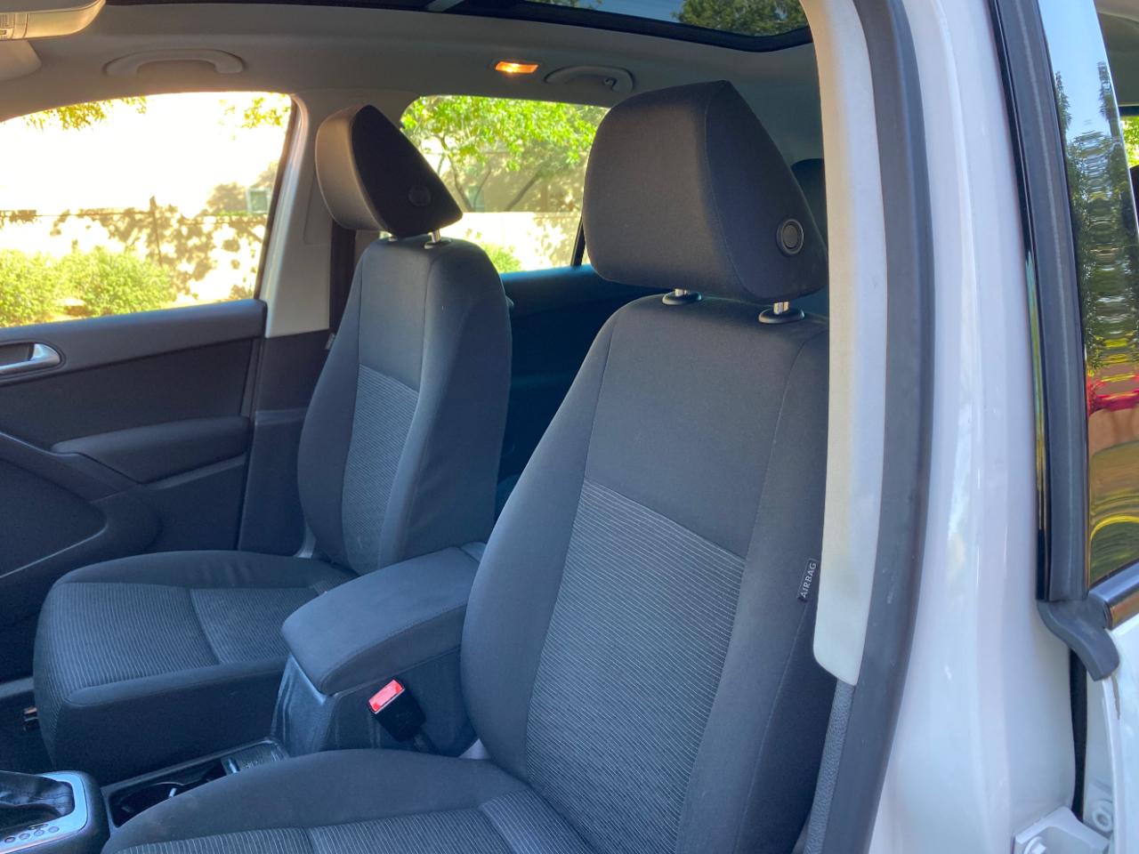 Volkswagen Tiguan 2WD 4dr Auto S 2012