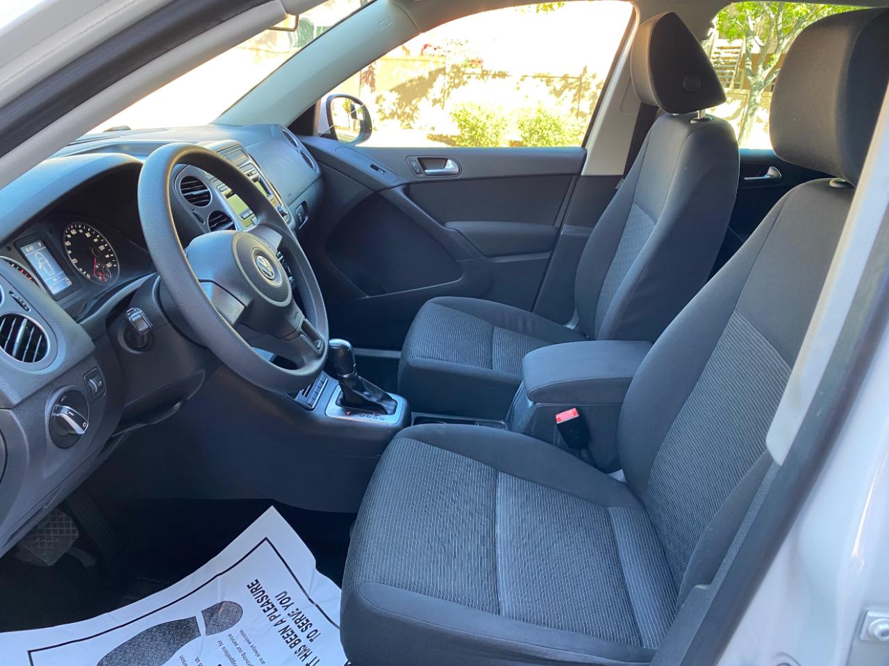 Volkswagen Tiguan 2WD 4dr Auto S 2012