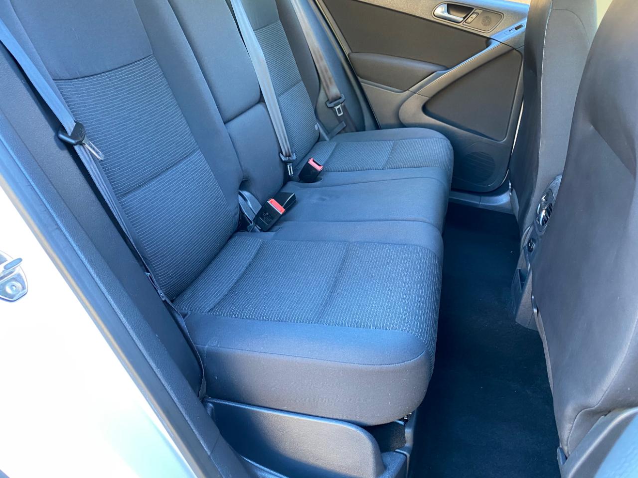 Volkswagen Tiguan 2WD 4dr Auto S 2012