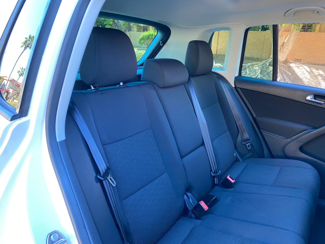 Volkswagen Tiguan 2WD 4dr Auto S 2012