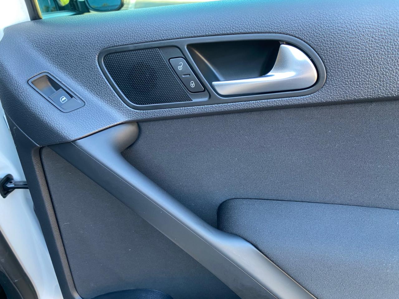 Volkswagen Tiguan 2WD 4dr Auto S 2012