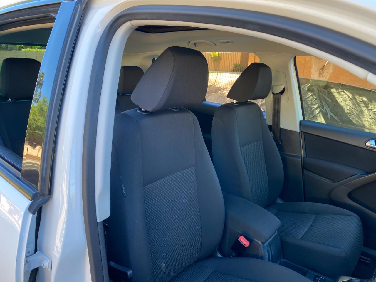 Volkswagen Tiguan 2WD 4dr Auto S 2012