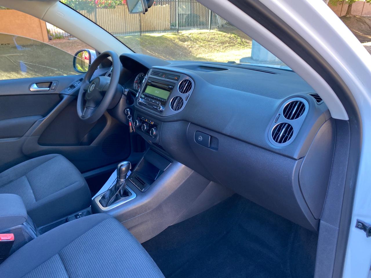 Volkswagen Tiguan 2WD 4dr Auto S 2012