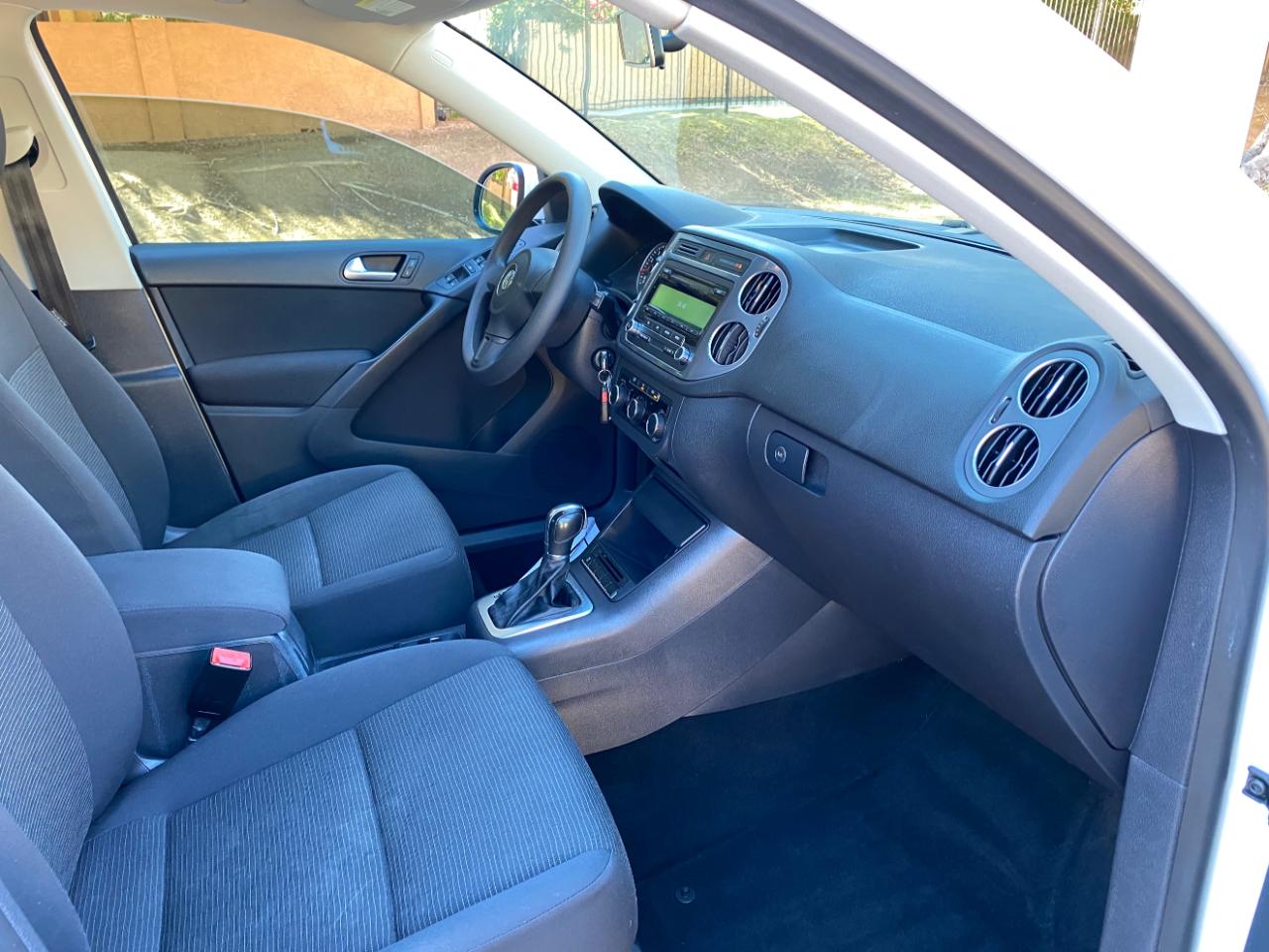 Volkswagen Tiguan 2WD 4dr Auto S 2012