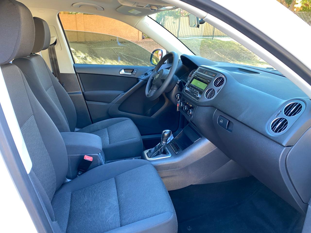 Volkswagen Tiguan 2WD 4dr Auto S 2012