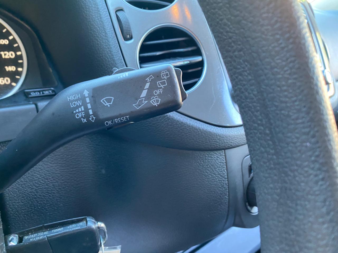 Volkswagen Tiguan 2WD 4dr Auto S 2012